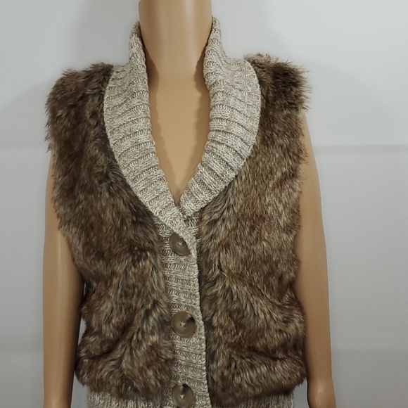 Cynthia Rowley Other - Faux 💥fir girls💣 vest